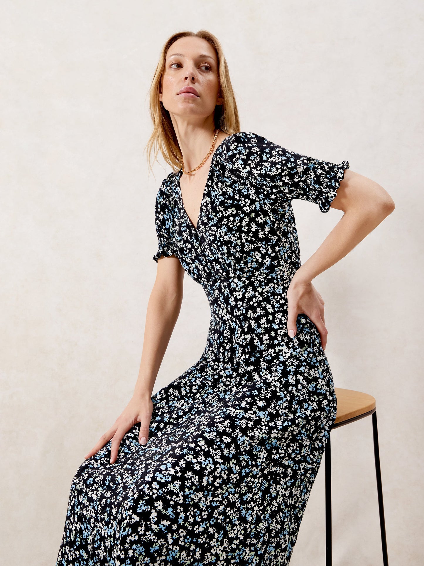 Petite Blue Ditsy Print Shirred Cuff Midi Dress